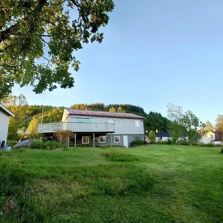 Large House With Fjord View On Andorja בית נופש Ibestad