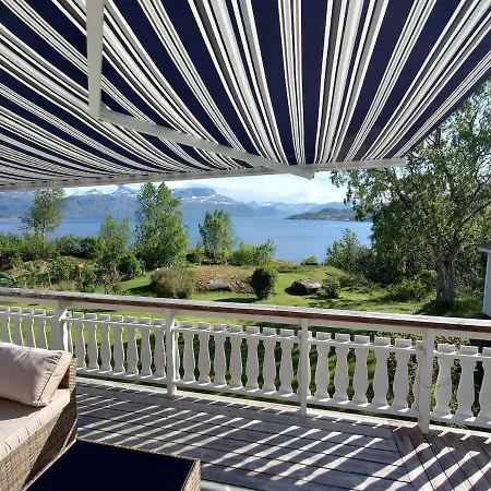 בית נופש Large House With Fjord View On Andorja *